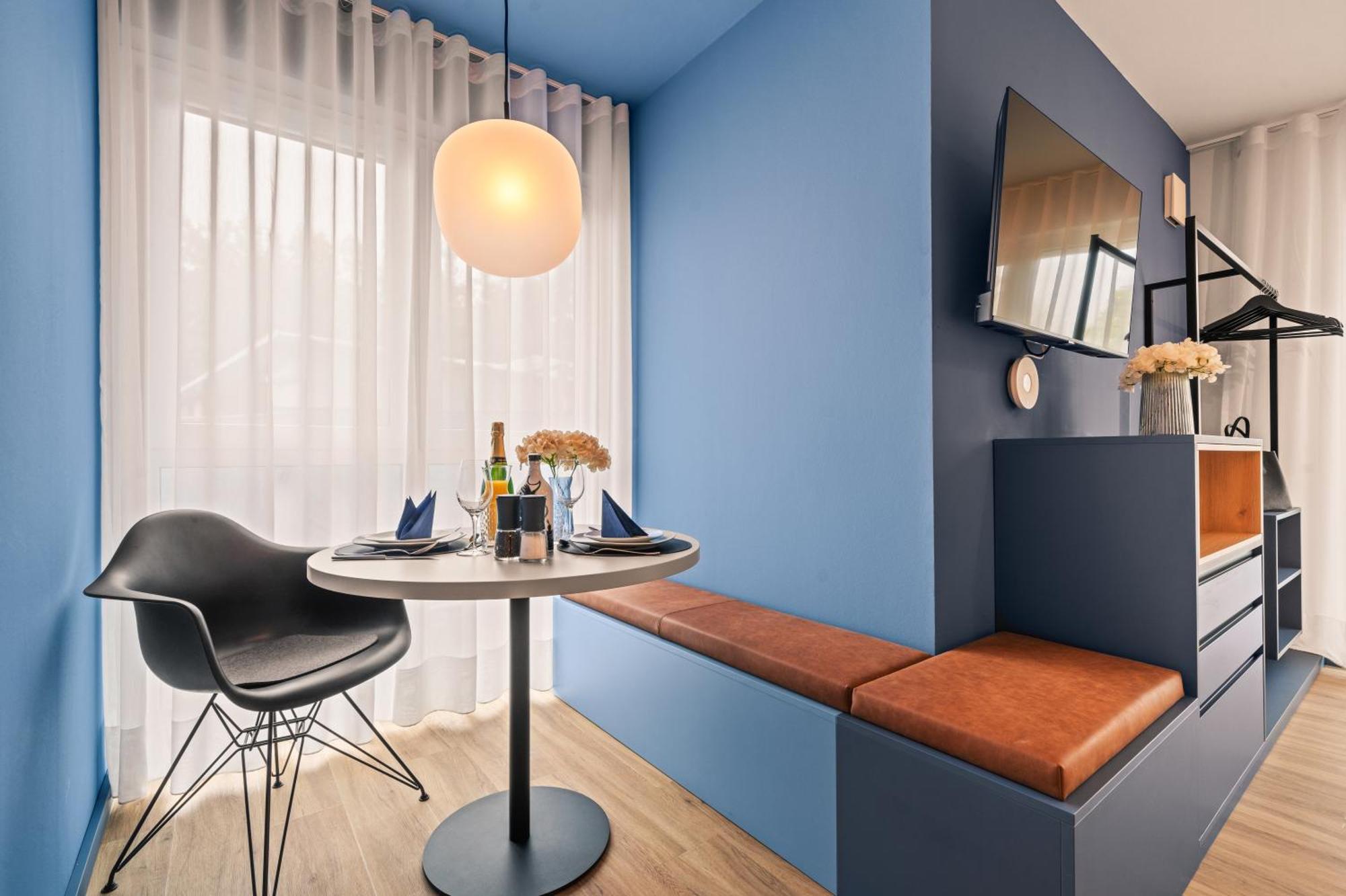 Motel42-Temporary Living FDH Εξωτερικό φωτογραφία
